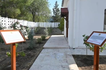 Asırlık türbede bakım ve çevre düzenlemesi 