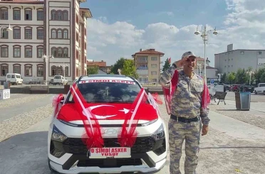 Askerlik hayalini temsili eğlence ile gerçeğe dönüştürdüler 