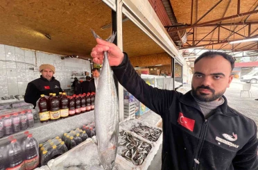 ’Askıda balık’ uygulaması ihtiyaç sahiplerinin yüzünü güldürdü 