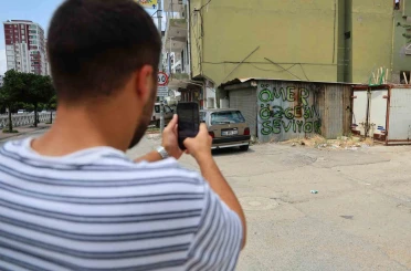 Aşkını köprü altına ve duvarlara yazdı, vatandaşlar tepki gösterdi 