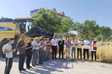 Aslanapa’da hububat hasadı dualarla başladı 