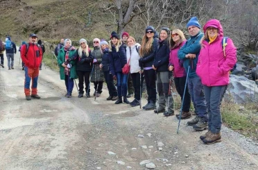 Asmasu Şelalesi’ne yürüdüler 