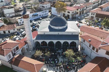 Asrın felaketinde yerle bir olan Habibi Neccar Camii’nde 6 Şubat’ın ardından ilk cuma namazı kılındı 
