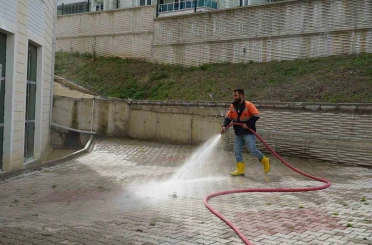 Atakum Belediyesi ekiplerinden camilerde Ramazan temizliği 