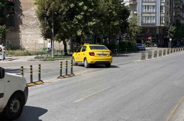 Atatürk Caddesi’nde trafik çilesi bitmiyor 