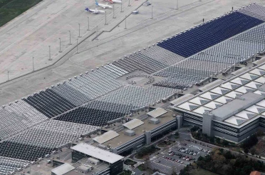 Atatürk Havalimanı’nda teslime hazır binlerce araç tek karede görüntülendi 