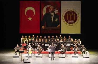 Atatürk’ün sevdiği şarkıları hep birlikte söylendi 