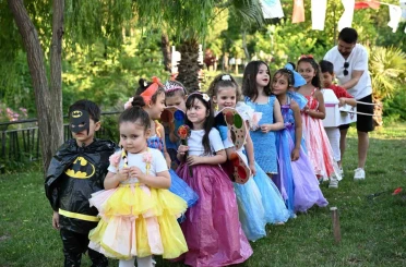 Atık malzemeler minik ellerde sanata dönüştü 