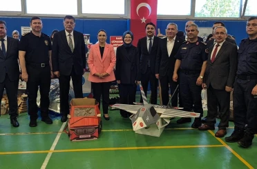 Atık malzemelerden yapılan kostümlere büyük ilgi 