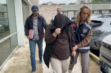 AVM’den 20 bin liralık giyim eşyası çalan kadın yakalandı
