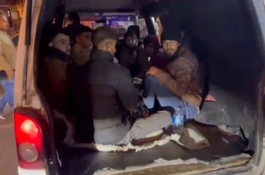 Avrupa hayaliyle çıktıkları yolda minibüs bagajında yakalandılar 