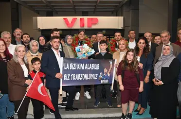 Avrupa Şampiyonu boksör Havvanur Kethüda’ya memleketi Trabzon’da coşkulu karşılama