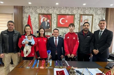 Avrupa üçüncüsü olan sporculara tebrik 