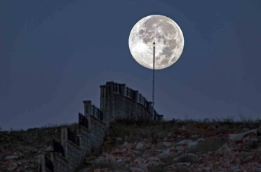 Ay, yılın en yakın anlarında Bitlis’e veda etti 