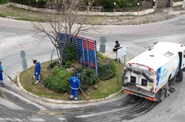Aydın Büyükşehir Belediyesi Kuşadası’nda çalışmalarını sürdürüyor 