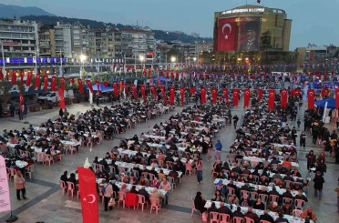 Aydın Büyükşehir Belediyesi vatandaşları iftar sofralarında buluşturacak 