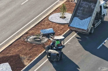 Aydın Büyükşehir Belediyesi’nden Acarlar-Şehir Hastanesi yolunda peyzaj düzenlemesi 