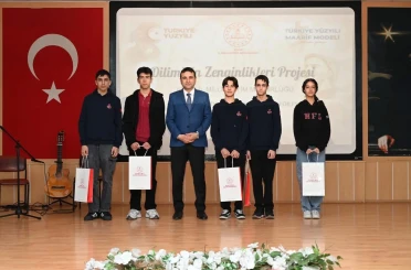 Aydın Lisesi, dil yarışmasında 5 ödülün 3’ünü aldı 