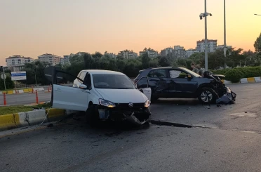 Aydın’da otomobille çarpışan araç refüje çıktı: 1 yaralı 