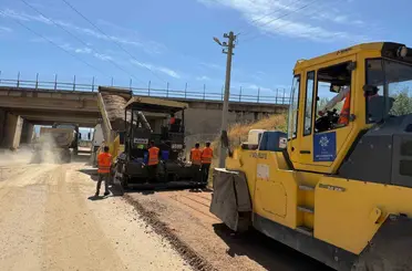 Aydın’ın 17 ilçesinde yol çalışmaları eş zamanlı sürüyor
