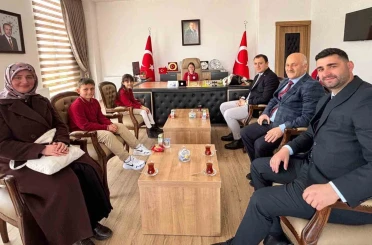 Aydıntepe’de kaymakamlık koltuğuna minik öğrenciler oturdu 