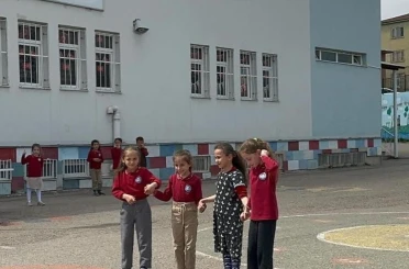 Aydıntepe’de öğrenciler yardımlaşmayı oyunla öğrendi 