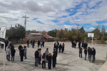 Aydıntepe’deki tüm okullarda tahliye tatbikatı yapıldı 