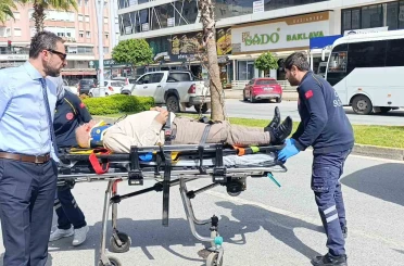 Aynı istikamette ilerlerken çarpışan motosikletlerden biri devrildi: 1 yaralı 
