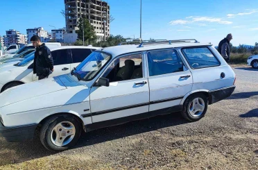 Aynı otomobil üç kez hırsızların hedefi oldu: Önce teybi sonra aküsü ardından komple çalındı 