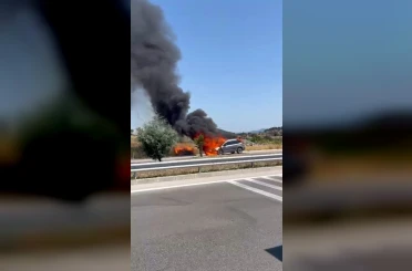 Ayvacık’ta araç yangını 