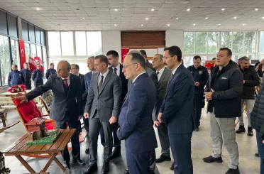 Ayvacık’ta Sanatla Değişen Hayatlar Sergisi Açıldı 