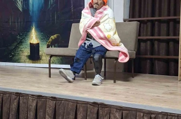 Ayvalıklı engelli oyuncudan "Yalnız Bir Adamın Hikayesi" 