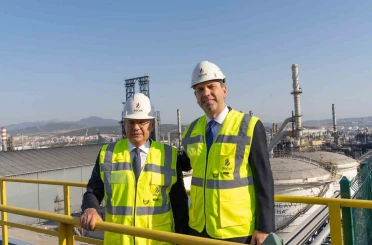 Azerbaycan Enerji Bakanı Şahbazov ve Bakan Bayraktar, SOCAR Türkiye’nin Aliağa’daki üretim sahasını ziyaret etti 