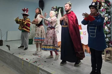 Aziziye’de perde çocuklar için açılıyor; "Kurşun Askerin Utancı" yoğun ilgi görüyor 