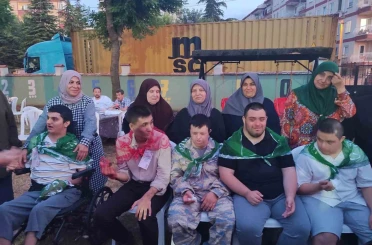 Babaannenin dileği gerçek oldu: Özel bireylere temsili asker eğlencesi 