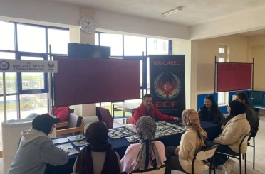 Babaeski’de üniversite öğrencilerine terörle mücadele bilgilendirmesi 