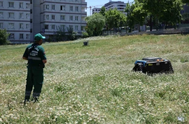 Bağbot ile çim biçmek artık çok kolay 