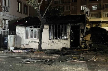 Bağcılar’da gecekondu yangını: Anne ve 4 çocuğu dumandan etkilendi