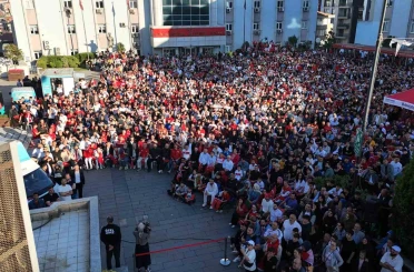 Bahçelievler’de Dünya Kupası heyecanı dev ekranlarda yaşandı 