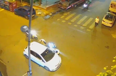 Bahçelievler’de motosiklet sürücüsünün ani hareketi kazaya yol açtı 