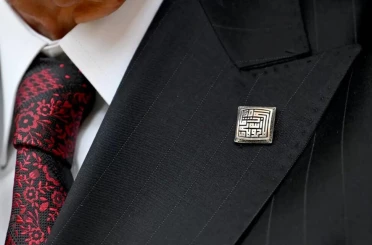 Bahçeli’nin rozeti ve yüzüğü gündem oldu, motifler Sivas’ı akıllara getirdi 