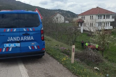 Bahçeye uçup takla atan otomobilin sürücüsü yaralandı 