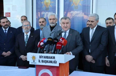 Bakan Bak: "Birileri gibi deprem turisti değiliz, sözümüzü yerine getirdik" 