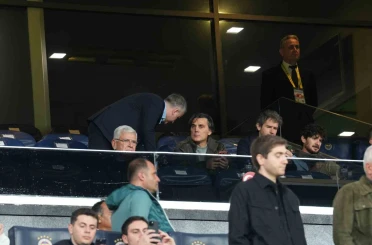 Bakan Bak ile Montella, Fenerbahçe-Nice maçını takip etti 