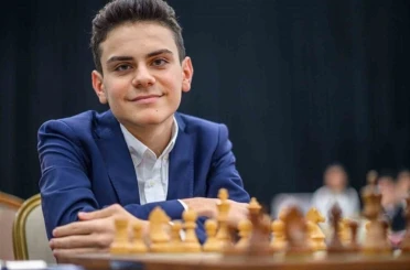 Bakan Bak’tan Büyükusta Ediz Gürel’e tebrik 