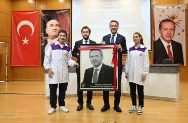 Bakan Bayraktar, Denizli OSB’nin örnek projeleri ve sürdürülebilir üretim vizyonundan övgüyle söz etti 