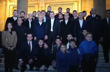 Bakan Çiftçi, teravih namazını Kahramanmaraş’ta kıldı 