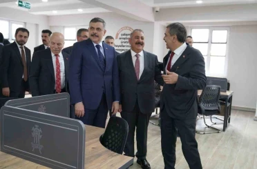Bakan Çiftçi ve Bakan Tekin’den Palandöken Belediyesi’ne övgü 