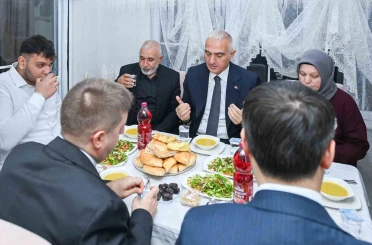 Bakan Ersoy, Kırıkkale’de Ürkmez ailesinin iftar sofrasına konuk oldu 