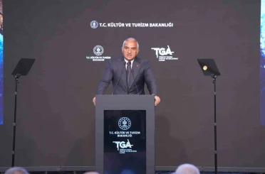 Bakan Ersoy: "Turizm geliri ilk 6 ayda 25,7 milyar dolar oldu" 